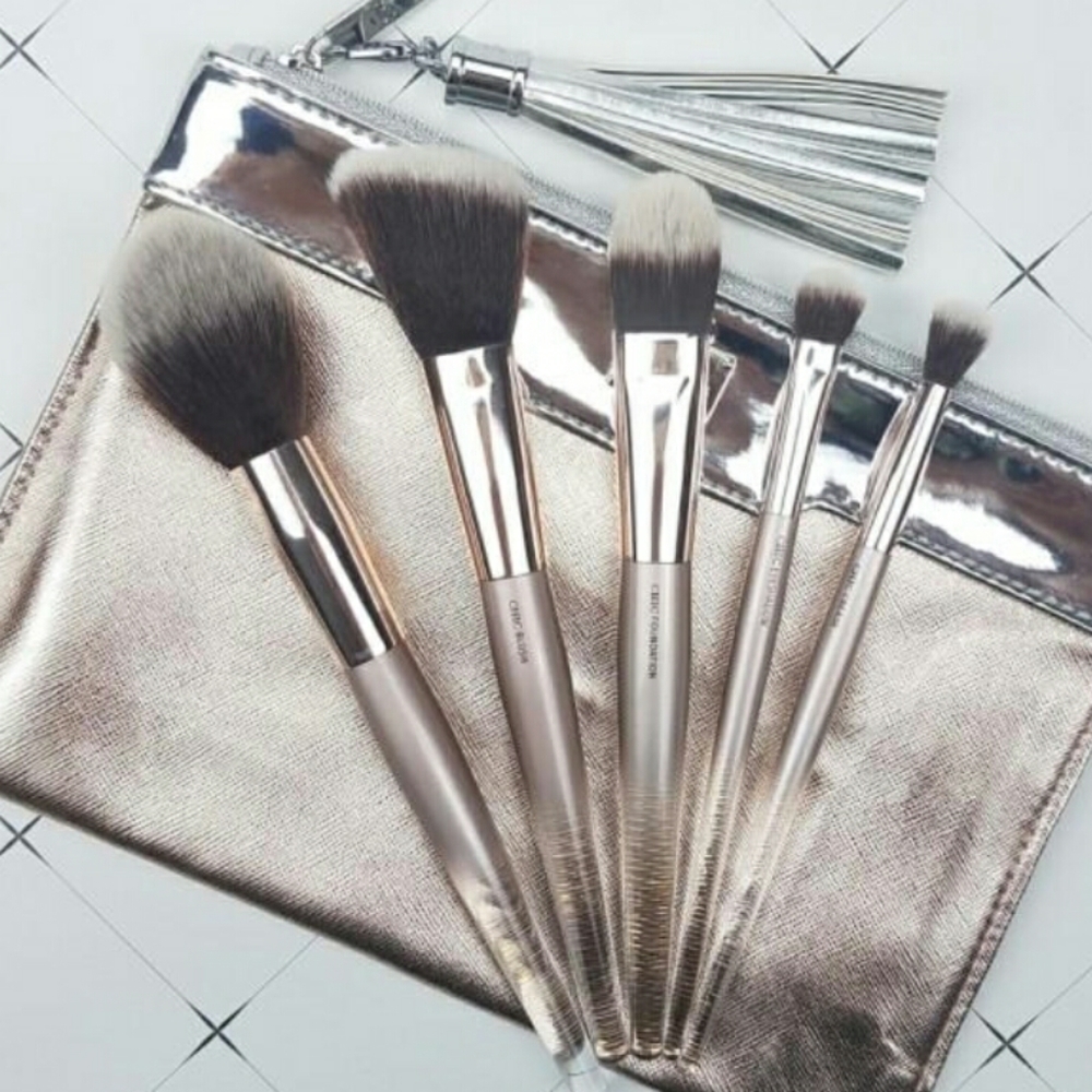 NEW It Cosmetics Brushes for Ulta Luxe - Picture 6 of 8